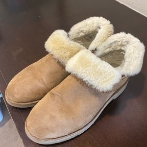 Boots, color camel clean and excellent condition.